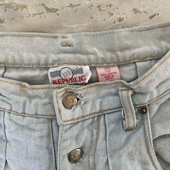 Denim Republic Vintage Pleated Front High Rise Denim Shorts - Picture 6 of 11